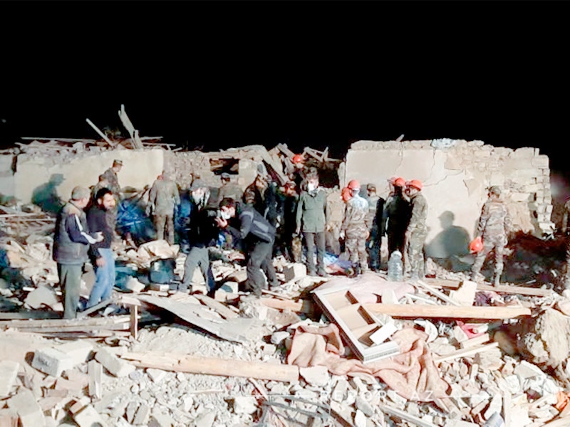 13-летний подросток из России погиб в результате ракетного удара по городу Гянджа в Азербайджане