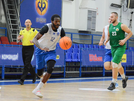 Баскетбольный клуб "Одесса" расторг контракты с двумя американцами, нарушившими противоэпидемические правила