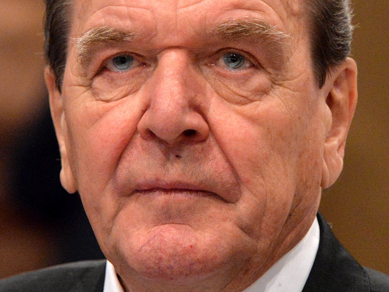 Герхард Шредер пригрозил судом таблоиду Bild из-за слов Навального, назвавшего его "мальчиком на&nbsp;побегушках Путина"