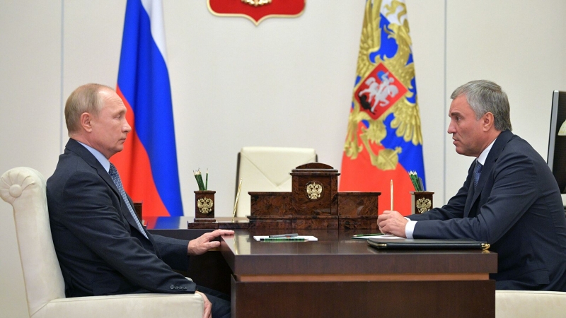 Путин не обсуждал с Володиным обновление состава Госдумы, заявил Песков