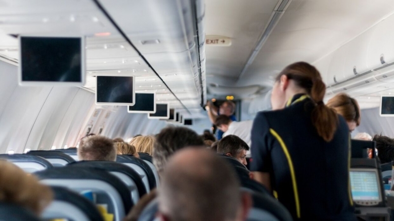 Российская стюардесса рассказала о самых раздражающих фразах пассажиров