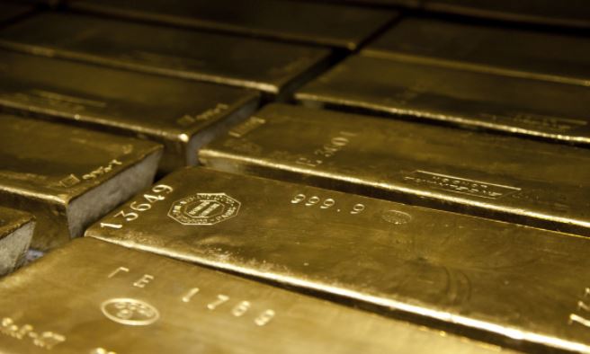 Аналитики ожидают роста котировок золота до 2300 доллара за унцию