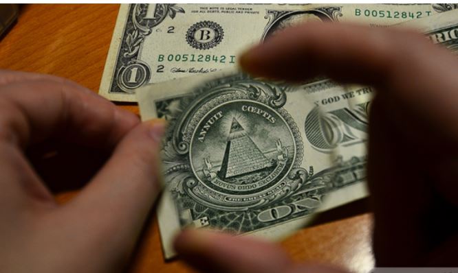 Озвучен прогноз изменения курса доллара на ближайшие два года