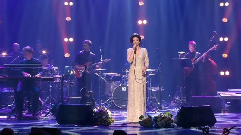 Певица Наталья Власова будет записывать по новой песне в день целый месяц