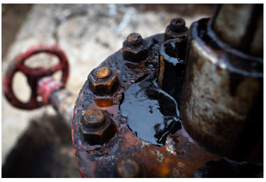 Выручка России от продажи нефти обвалилась