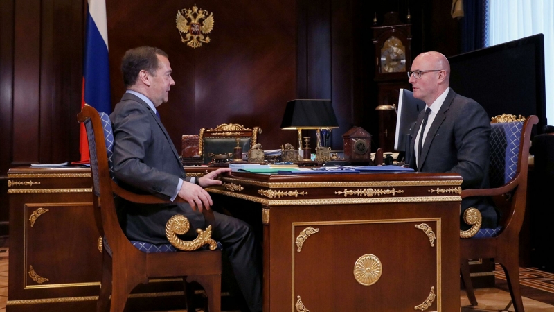 Медведев обсудил с Чернышенко повышение эффективности НТП