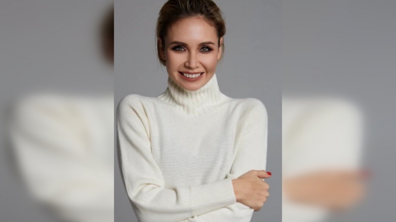 Похудевшую Ляйсан Утяшеву в мини-юбке перепутали с Кристиной Асмус