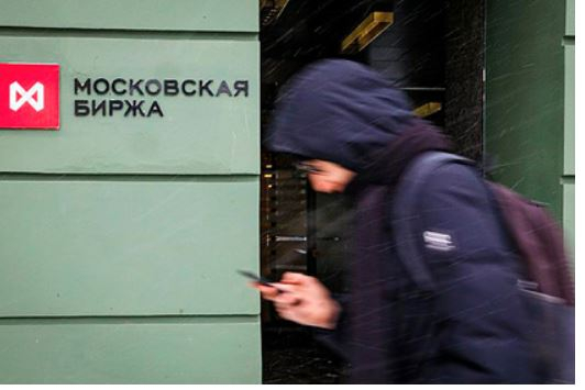 Покупать доллары и евро станет проще