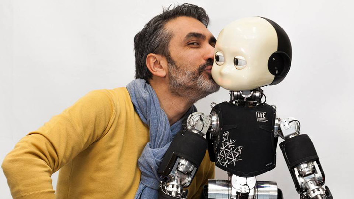 Робот-гуманоид с реактивным ранцем поможет спастись при стихийном бедствии