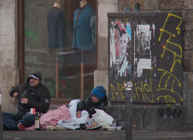 Спящие бомжи и мусор: российская туристка впечатлилась после посещения самого популярного города