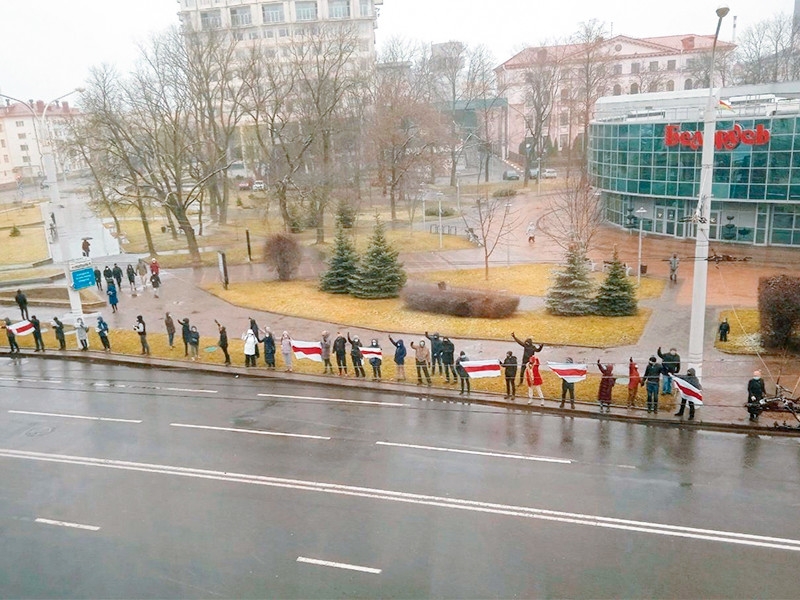 С утра участники протестного "Марша соседей" начали выходить на улицы в разных районах Минска